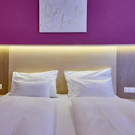 Апартаменты The Poolhouse Boutique Lodge