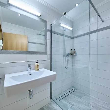 Апартаменты The Poolhouse Boutique Lodge