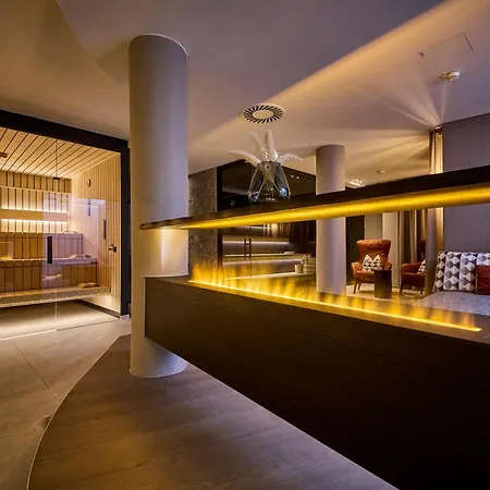 The Poolhouse Boutique Lodge