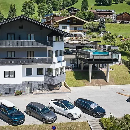 The Poolhouse Boutique Lodge * Зальбах-Хинтерглемм