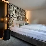 The Poolhouse Boutique *
