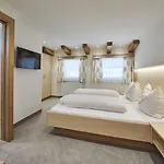 The Poolhouse Boutique Appartement Saalbach-Hinterglemm
