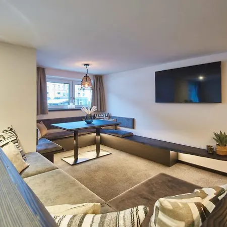 The Poolhouse Boutique Lodge Saalbach-Hinterglemm