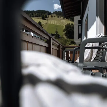 The Poolhouse Boutique Lodge *