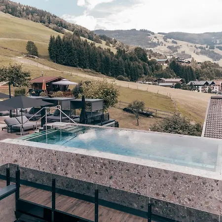 The Poolhouse Boutique Lodge