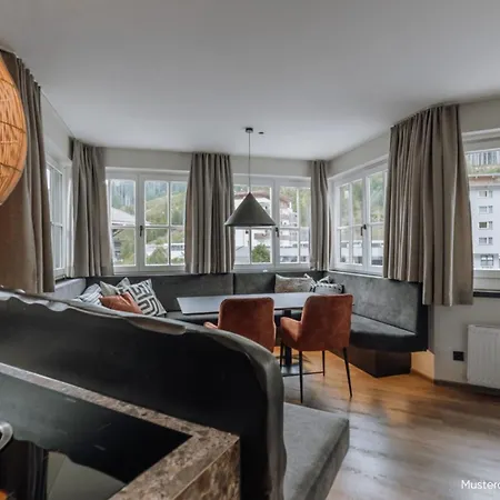 The Poolhouse Boutique Lodge *