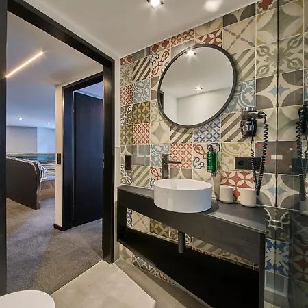 The Poolhouse Boutique