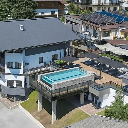 The Poolhouse Boutique Lodge Saalbach-Hinterglemm