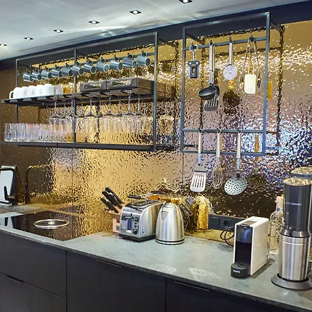 The Poolhouse Boutique *