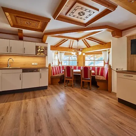 The Poolhouse Boutique Lodge Saalbach-Hinterglemm
